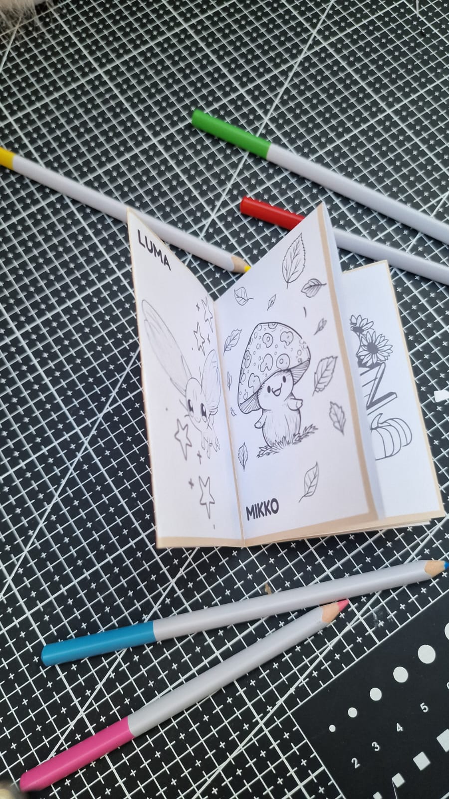 Mini livret de coloriage Atelier MARS – Lutins du Bois✨ | PDF à imprimer et plier soi-même