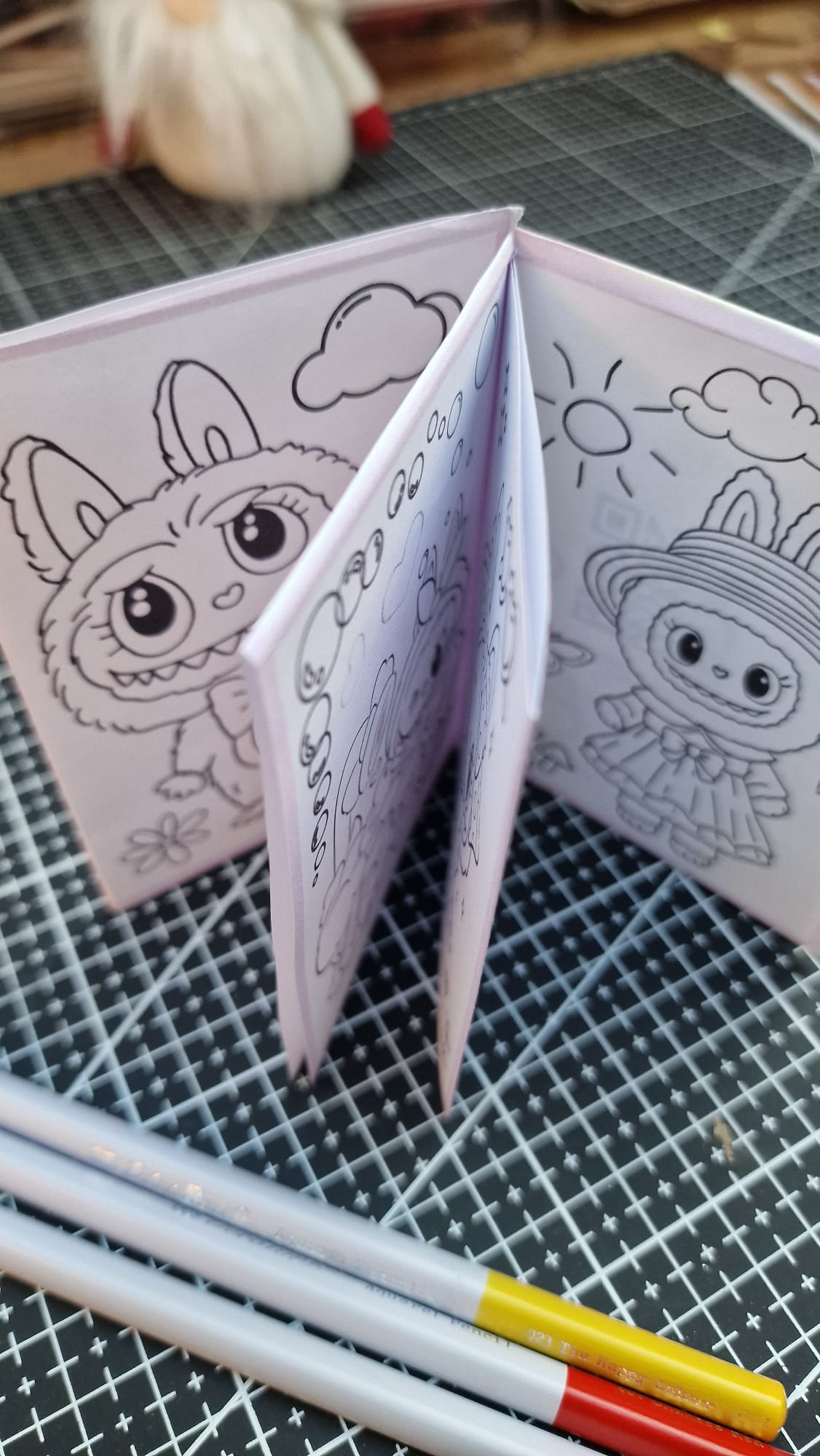Mini livret de coloriage Atelier MARS – Labubu✨ | PDF à imprimer et plier soi-même