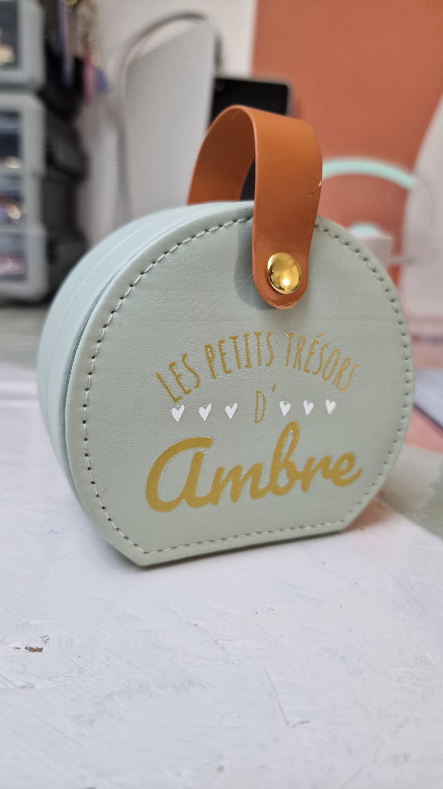 Customizable jewelry box – Chic & practical