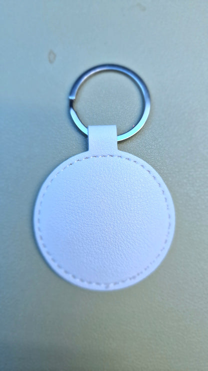 🔑 Personalized Keychain – The practical accessory with style