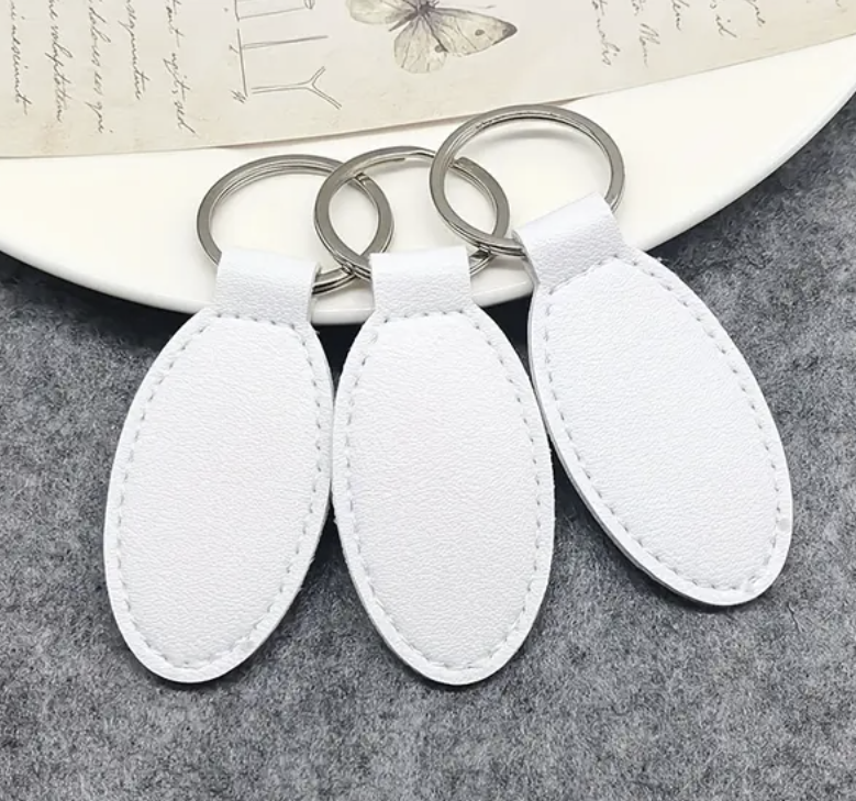 🔑 Personalized Keychain – The practical accessory with style