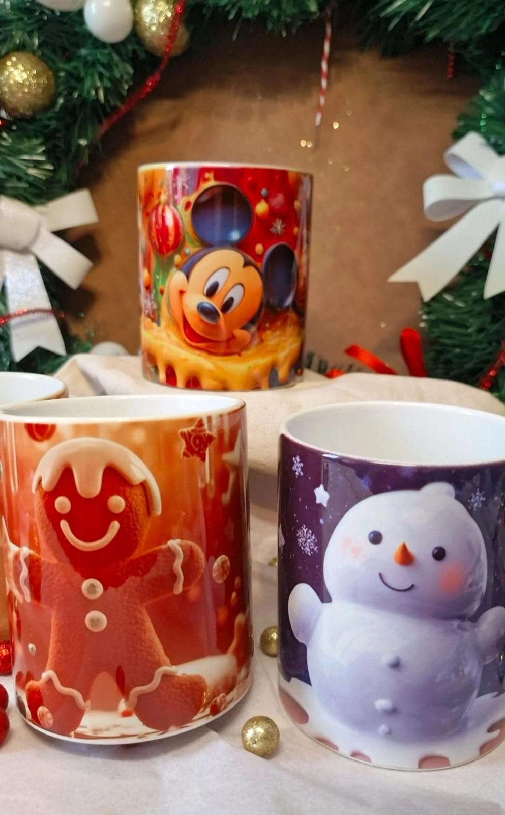Mug de Noël – Plusieurs Modèles (Renne, Père Noël, Pain d’Épice, Bonhomme de Neige…) – Atelier MARS