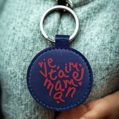 🔑 Personalized Keychain – The practical accessory with style
